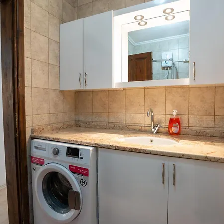 - Apartment İçmeler