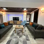 - Apartamento
