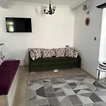 - Apartamento *