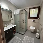 - Apartamento