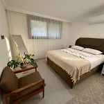 - Apartamento *